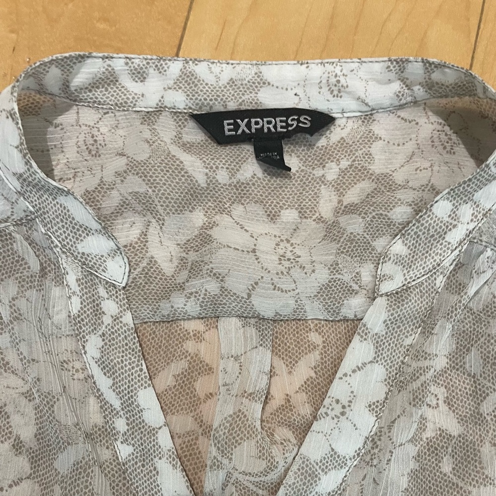 Express Transparent Short Sleeve Blouse, Size L, Light Flower Color